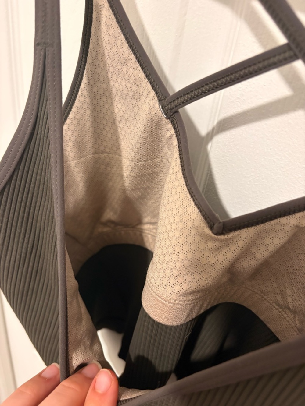 Vuori Ribbed Crop Tank - Picture 6 of 7